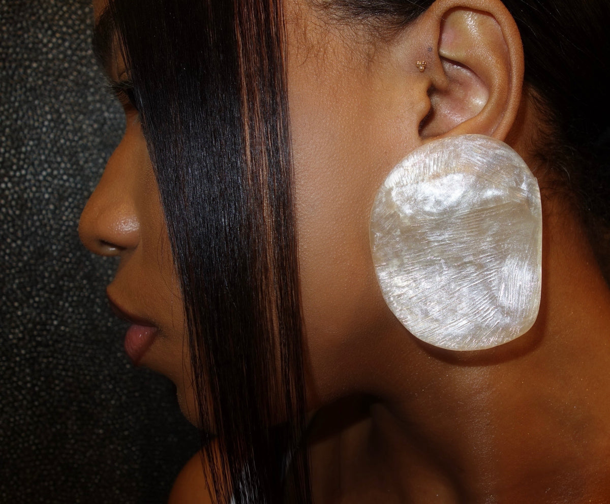 The Wavey Clear Earring